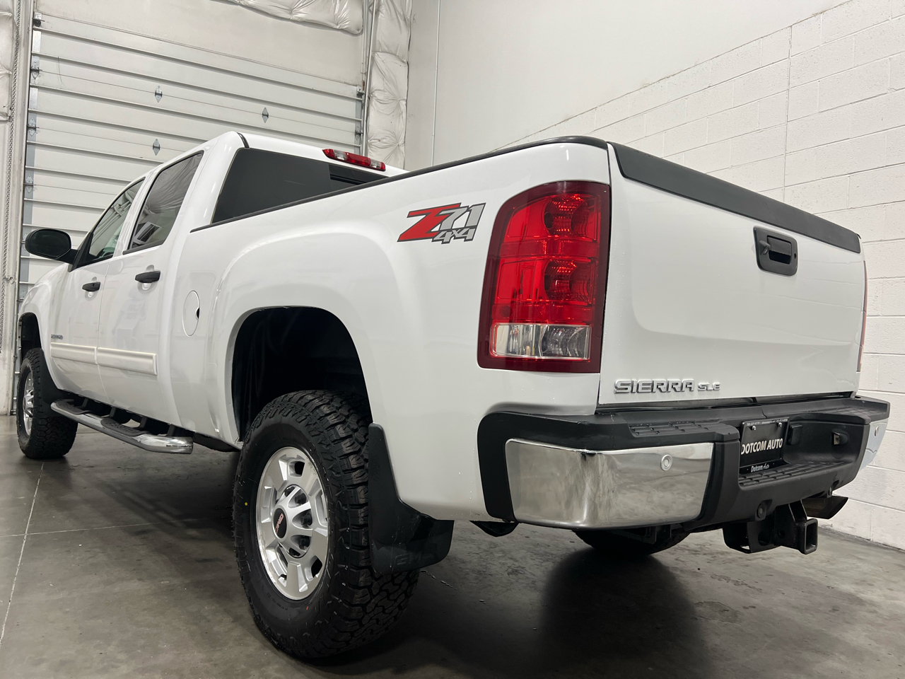 GMC Sierra 2500HD SLE Crew Cab 4WD 2011