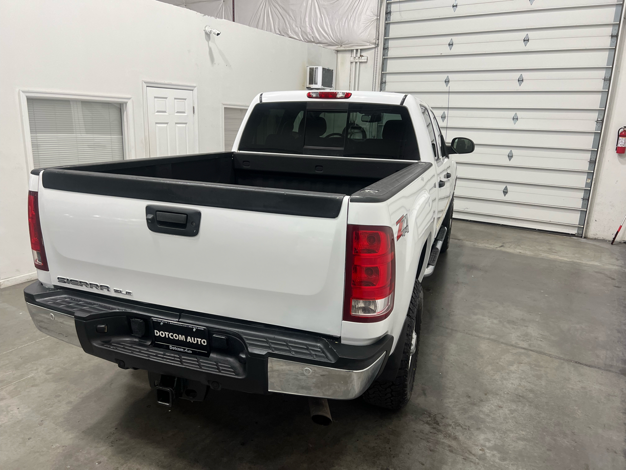 GMC Sierra 2500HD SLE Crew Cab 4WD 2011