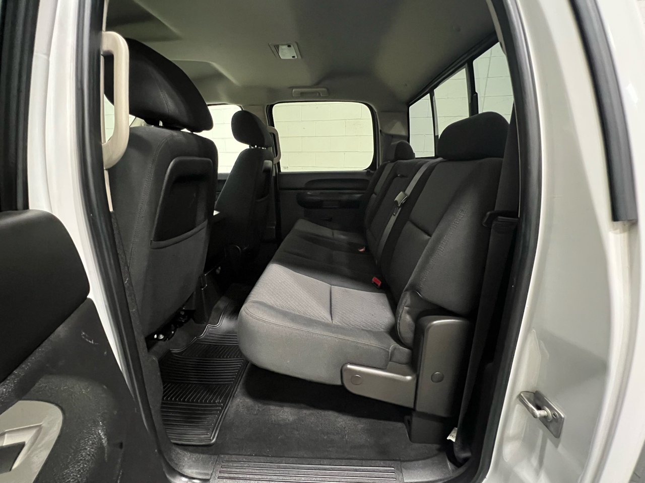 GMC Sierra 2500HD SLE Crew Cab 4WD 2011