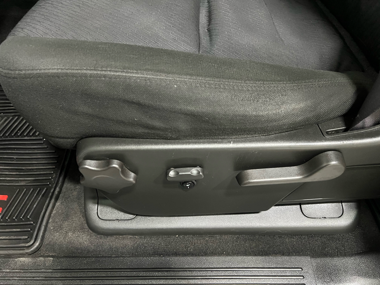 GMC Sierra 2500HD SLE Crew Cab 4WD 2011