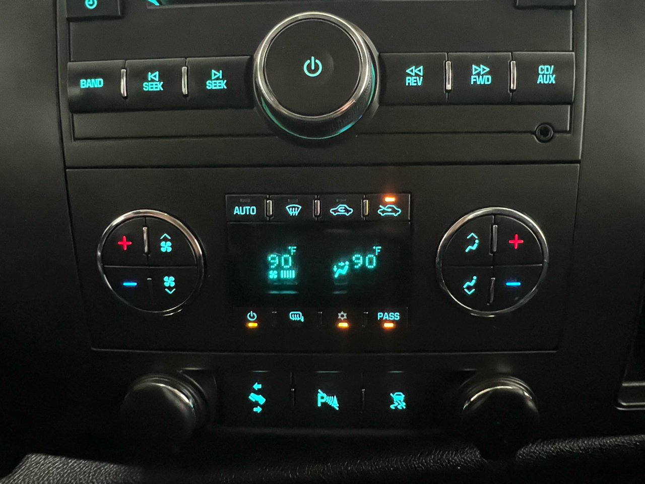 GMC Sierra 2500HD SLE Crew Cab 4WD 2011