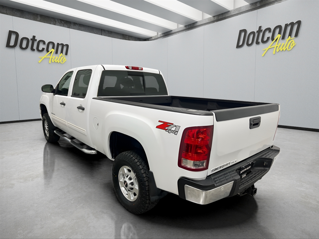 GMC Sierra 2500HD SLE Crew Cab 4WD 2011