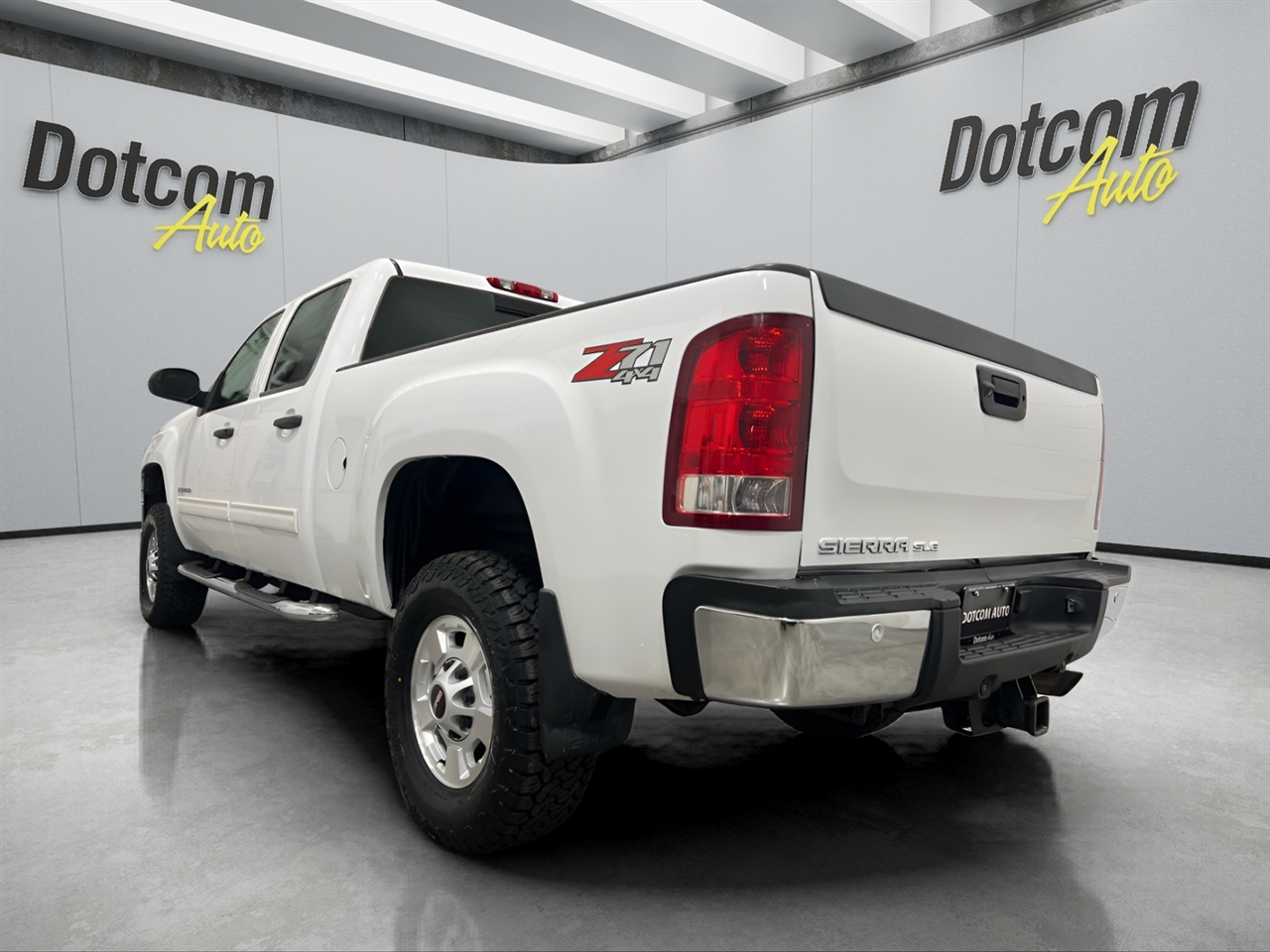GMC Sierra 2500HD SLE Crew Cab 4WD 2011