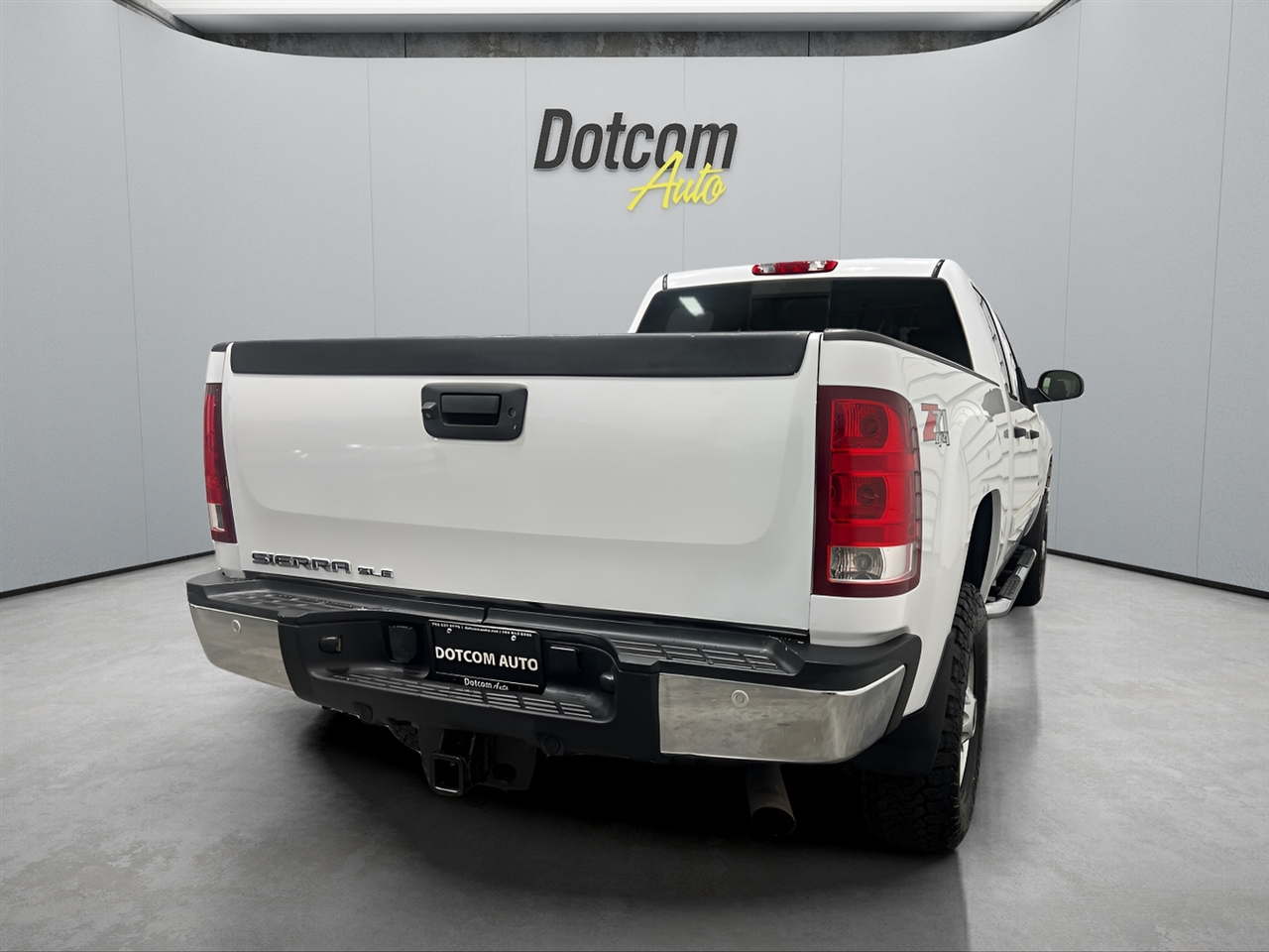 GMC Sierra 2500HD SLE Crew Cab 4WD 2011