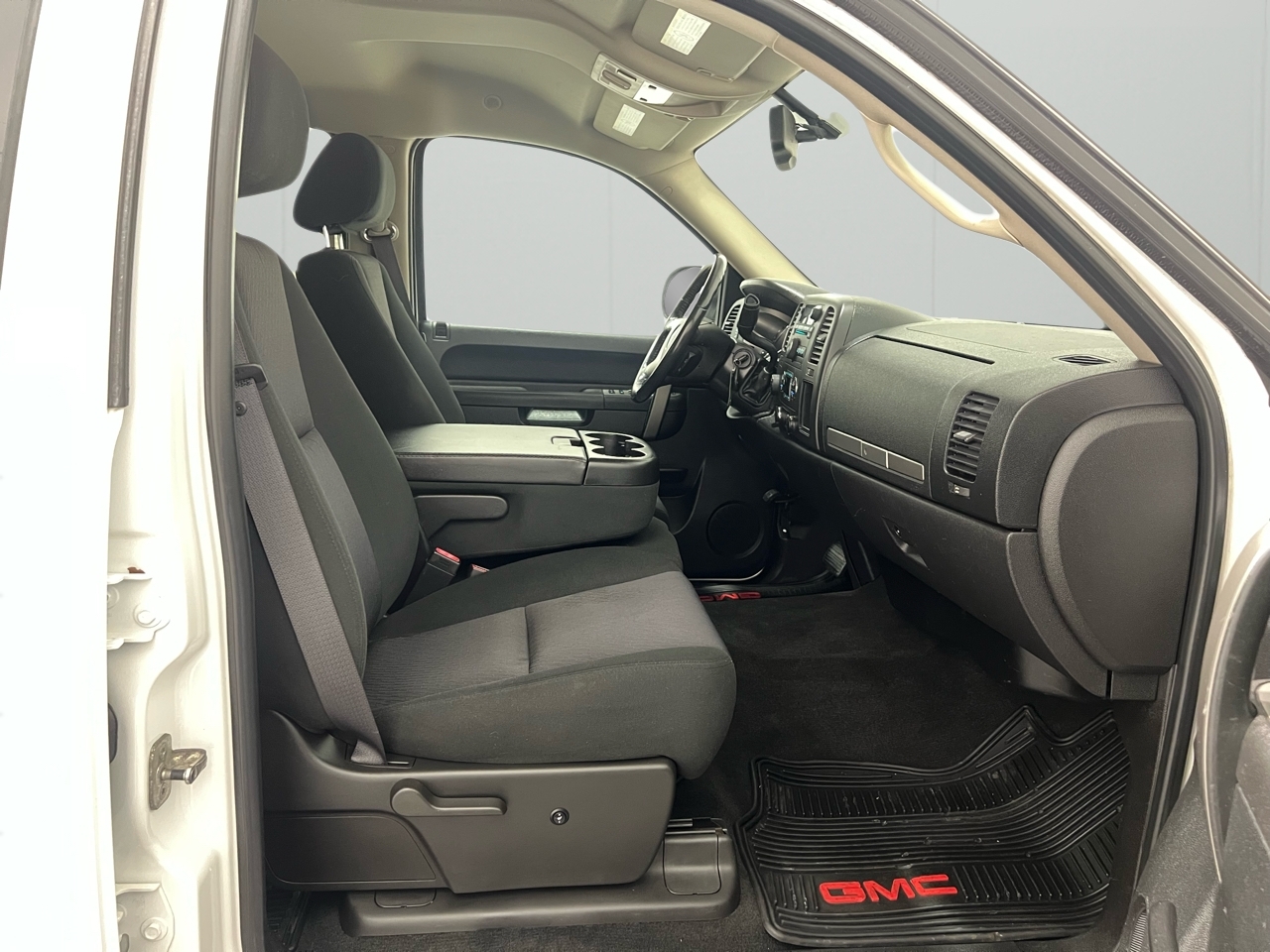 GMC Sierra 2500HD SLE Crew Cab 4WD 2011