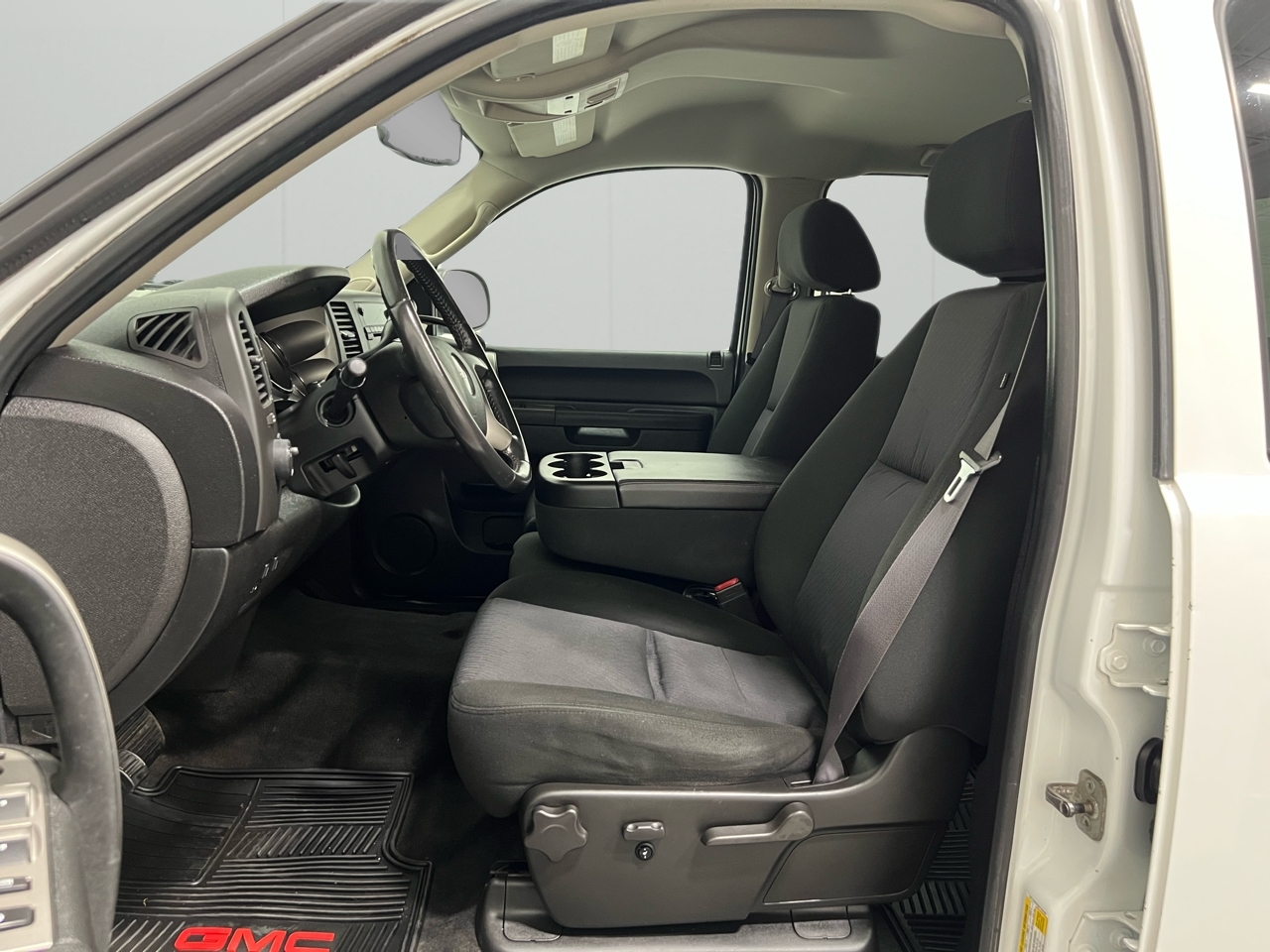 GMC Sierra 2500HD SLE Crew Cab 4WD 2011