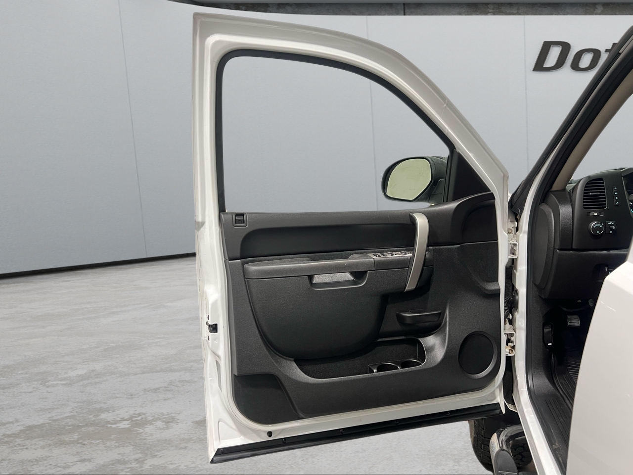 GMC Sierra 2500HD SLE Crew Cab 4WD 2011