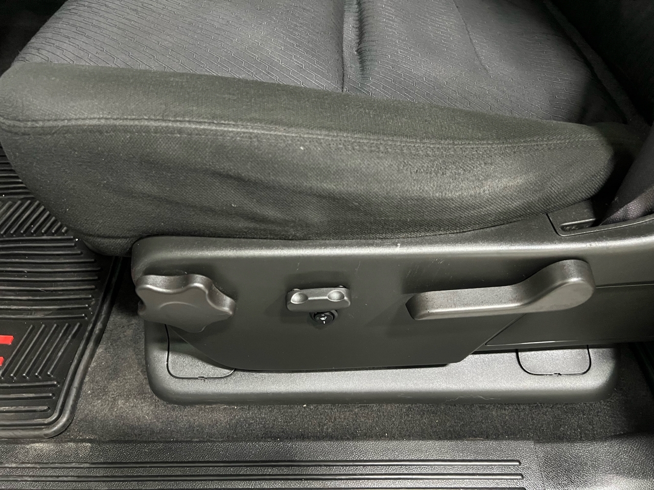 GMC Sierra 2500HD SLE Crew Cab 4WD 2011