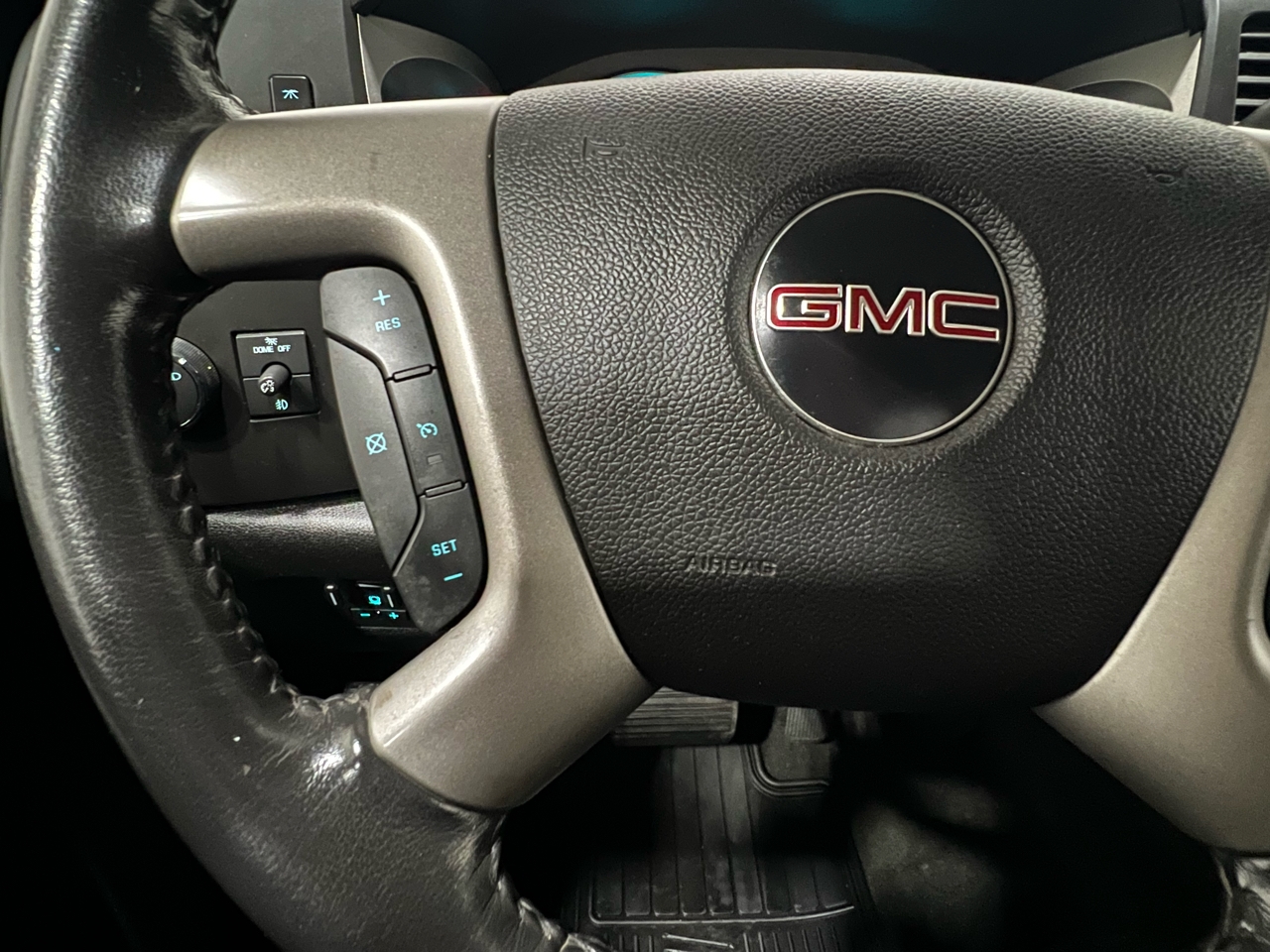 GMC Sierra 2500HD SLE Crew Cab 4WD 2011