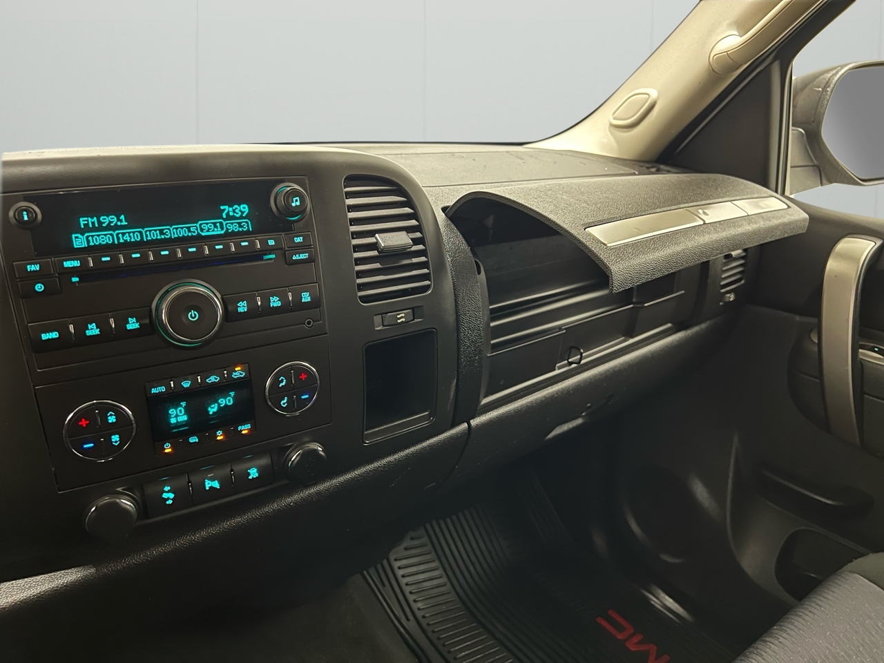 GMC Sierra 2500HD SLE Crew Cab 4WD 2011