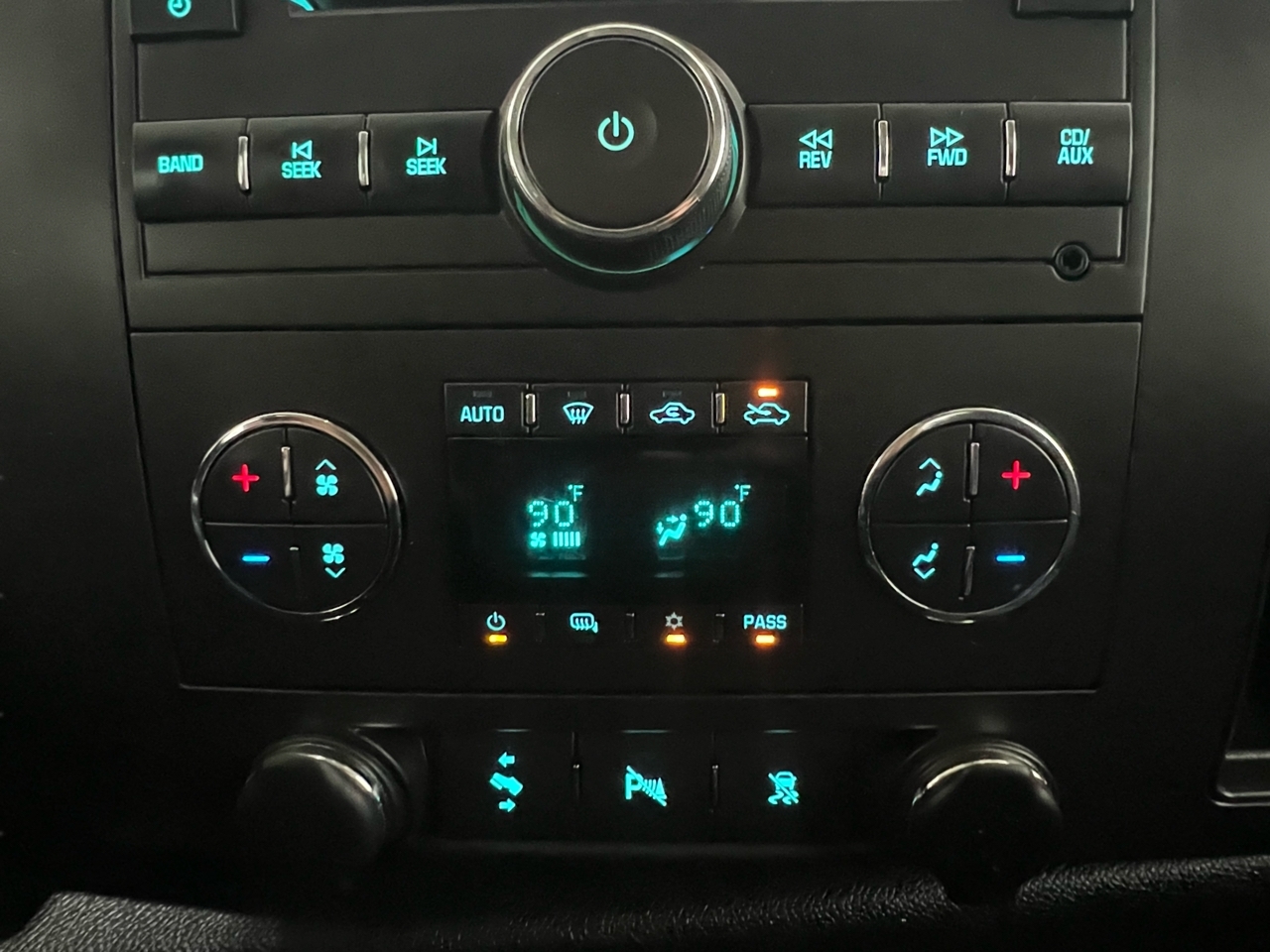 GMC Sierra 2500HD SLE Crew Cab 4WD 2011