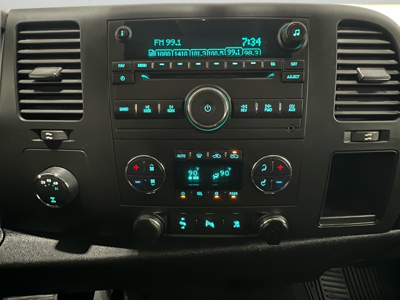 GMC Sierra 2500HD SLE Crew Cab 4WD 2011