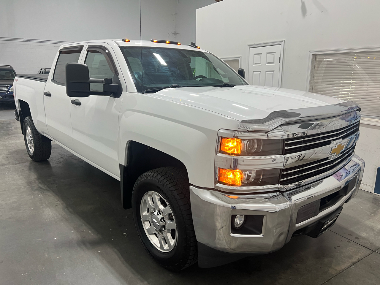 Chevrolet Silverado 2500HD LT Crew Cab Long Box 4WD 2015