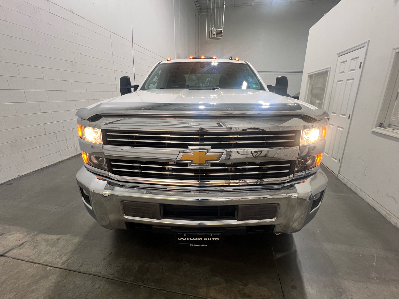 Chevrolet Silverado 2500HD LT Crew Cab Long Box 4WD 2015