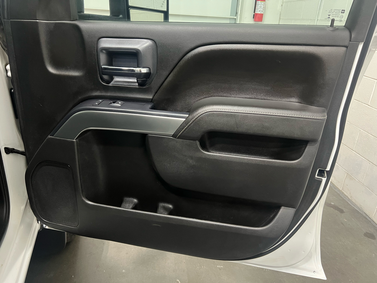 Chevrolet Silverado 2500HD LT Crew Cab Long Box 4WD 2015