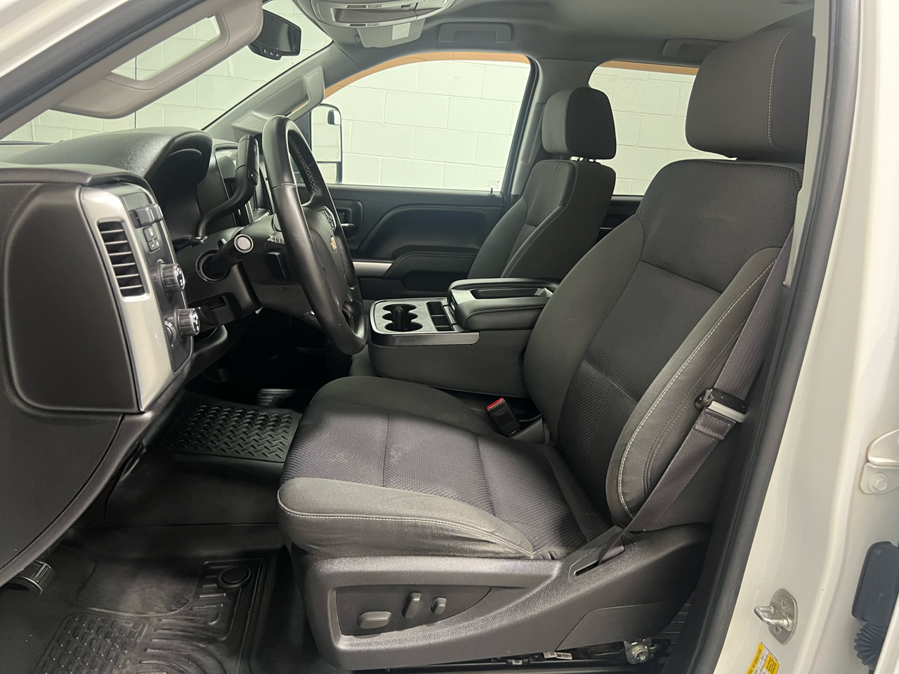 Chevrolet Silverado 2500HD LT Crew Cab Long Box 4WD 2015