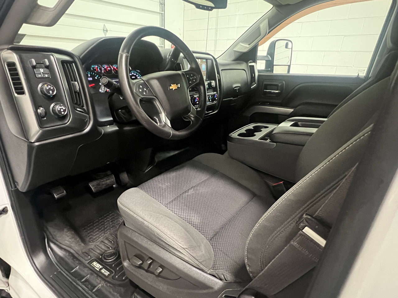 Chevrolet Silverado 2500HD LT Crew Cab Long Box 4WD 2015