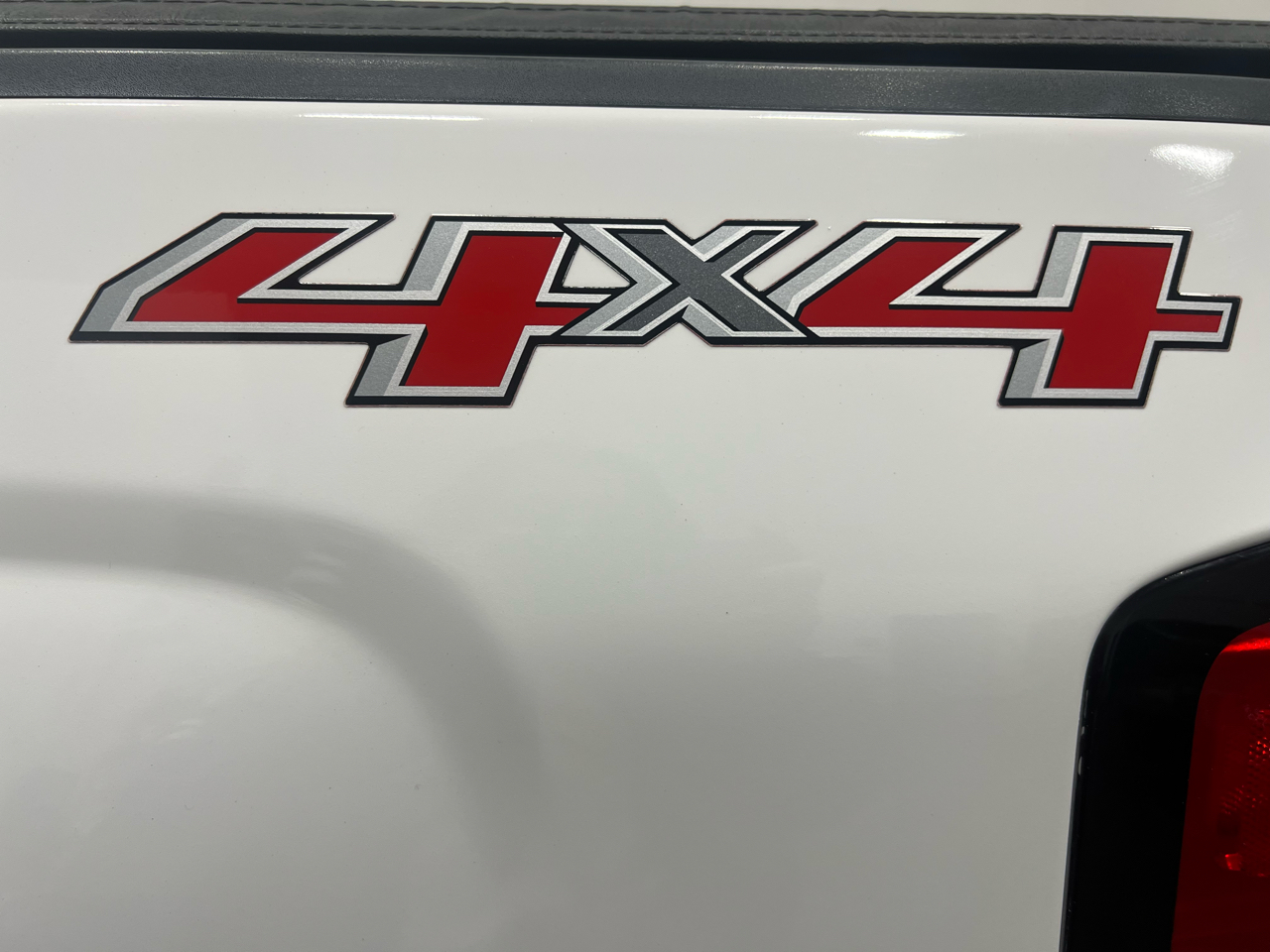 Chevrolet Silverado 2500HD LT Crew Cab Long Box 4WD 2015