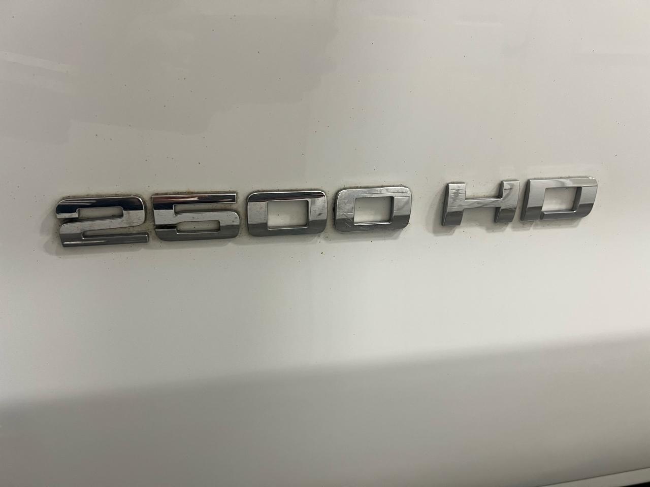 Chevrolet Silverado 2500HD LT Crew Cab Long Box 4WD 2015