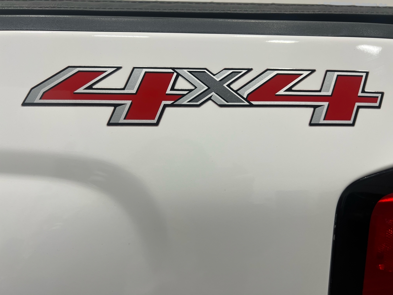 Chevrolet Silverado 2500HD LT Crew Cab Long Box 4WD 2015