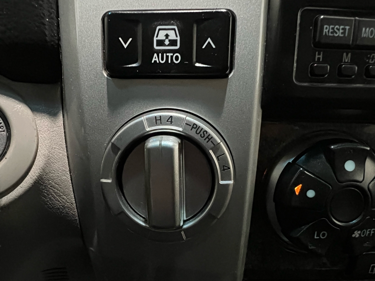 Toyota 4Runner Limited 4WD 2004