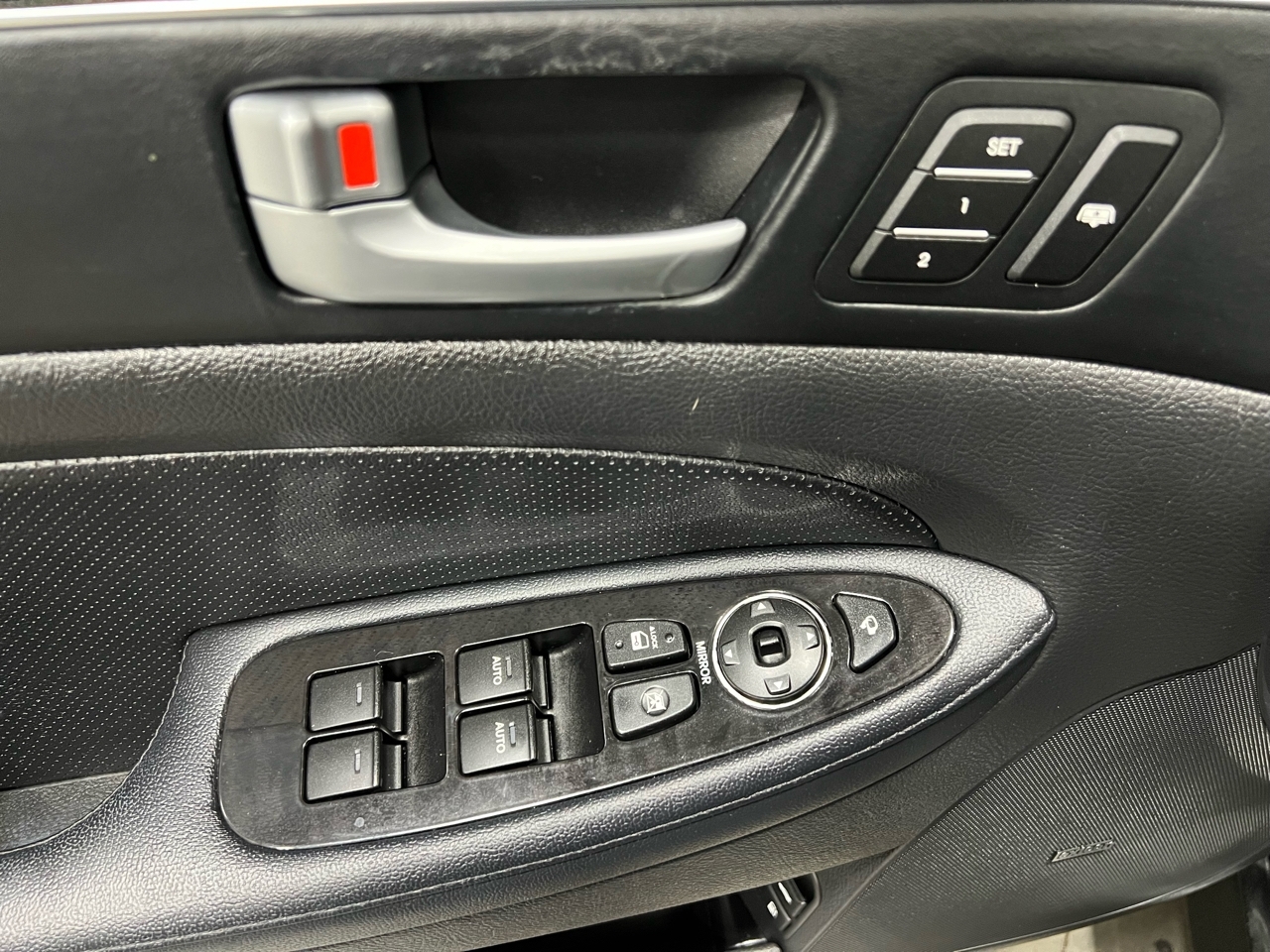 Hyundai Genesis 3.8L 2013