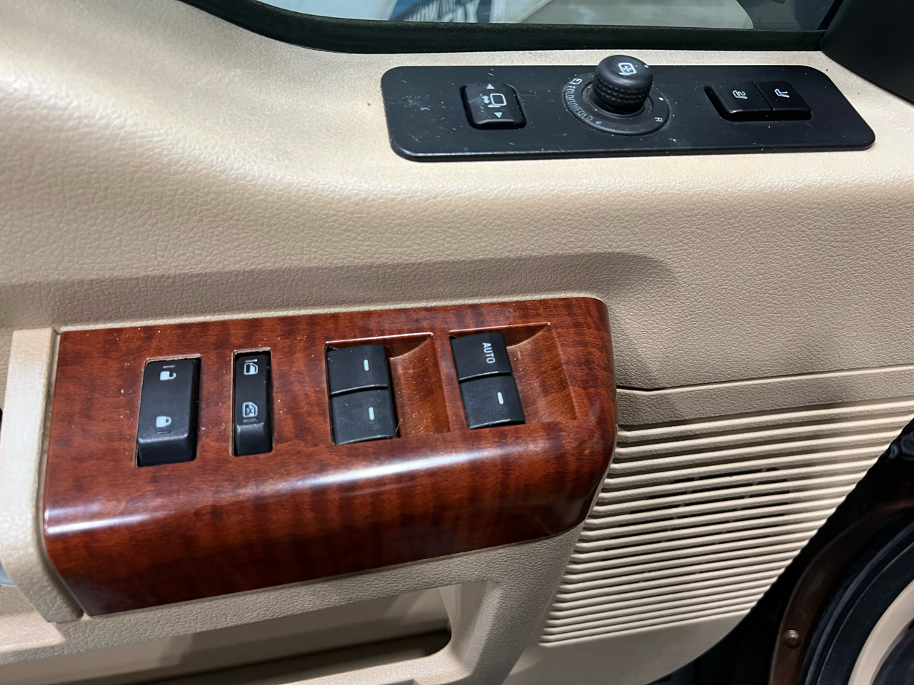 Ford F-250 SD XLT Crew Cab Long Bed 4WD 2011