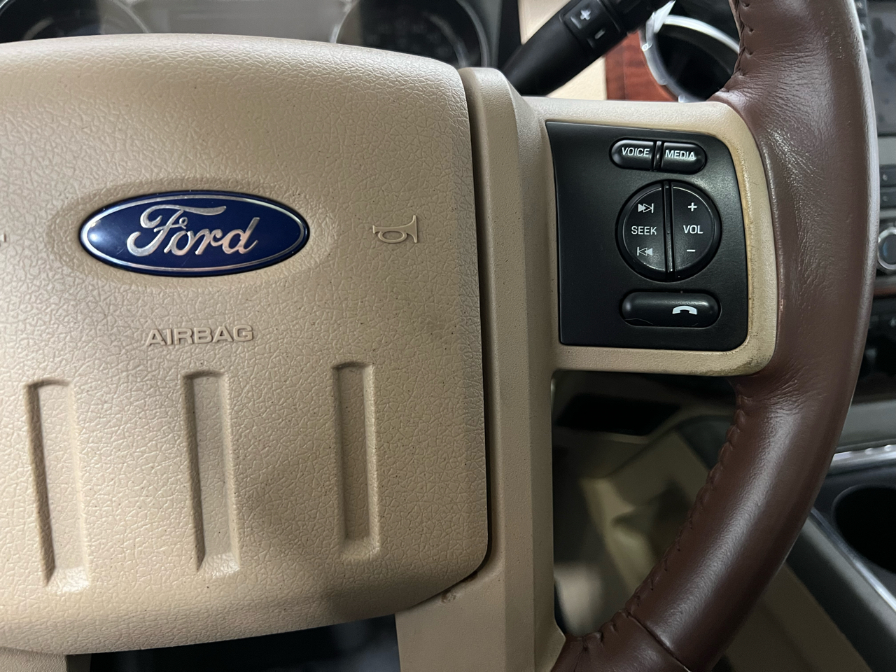 Ford F-250 SD XLT Crew Cab Long Bed 4WD 2011