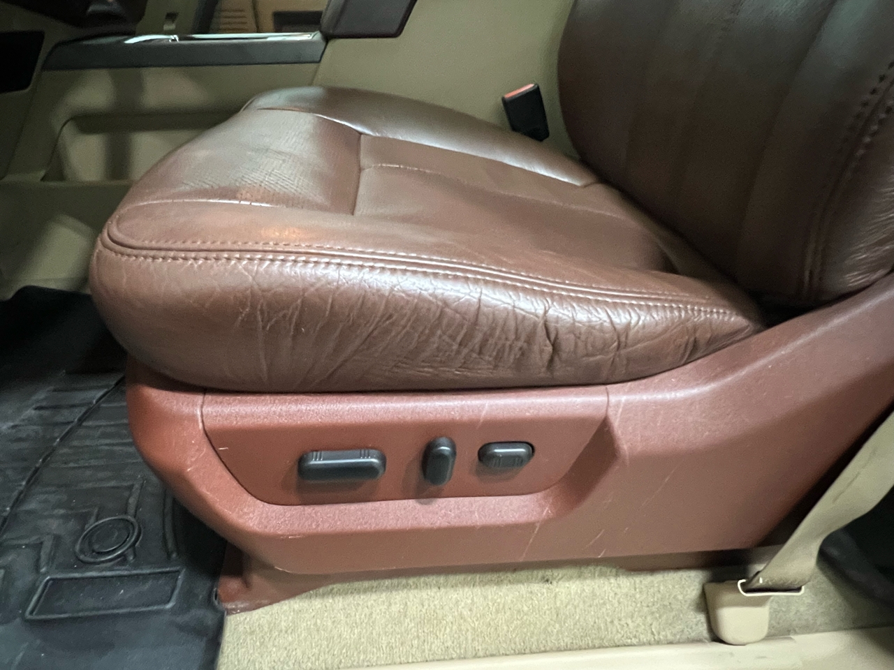 Ford F-250 SD Lariat Crew Cab Long Bed 4WD 2011