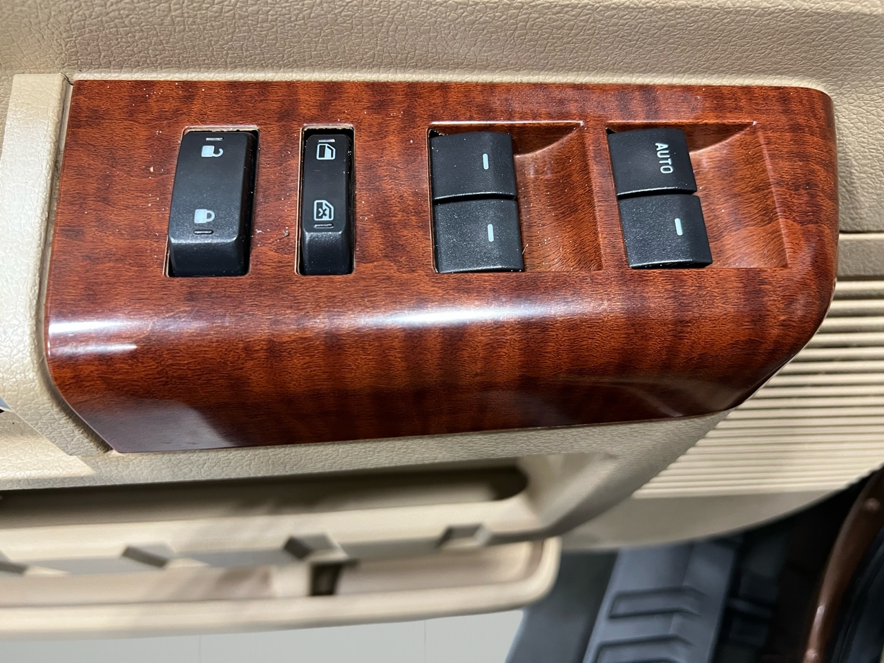 Ford F-250 SD Lariat Crew Cab Long Bed 4WD 2011