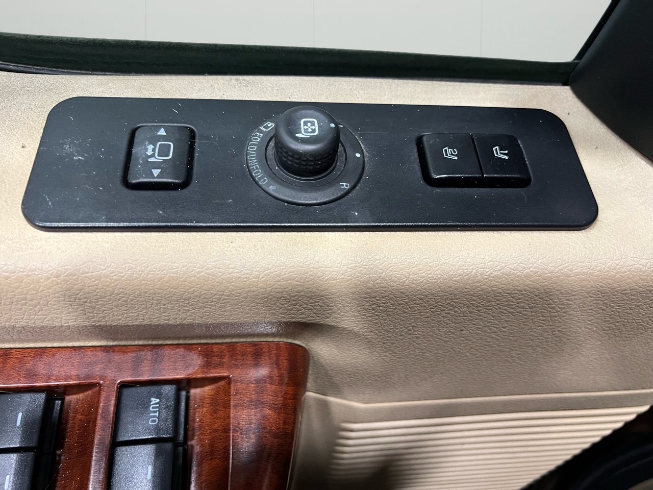 Ford F-250 SD Lariat Crew Cab Long Bed 4WD 2011