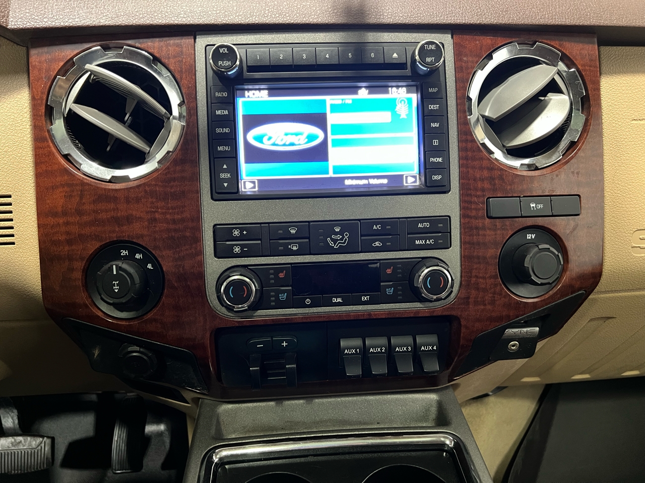 Ford F-250 SD Lariat Crew Cab Long Bed 4WD 2011