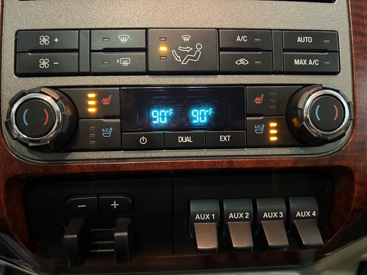 Ford F-250 SD Lariat Crew Cab Long Bed 4WD 2011