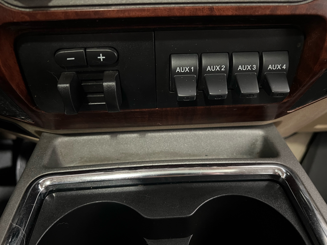 Ford F-250 SD Lariat Crew Cab Long Bed 4WD 2011