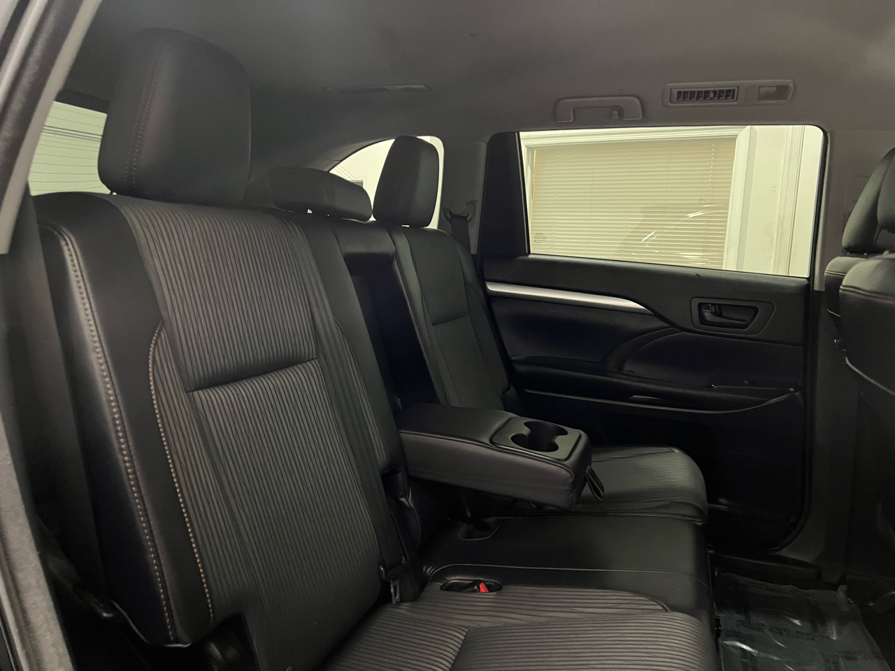 Toyota Highlander LE AWD V6 2016