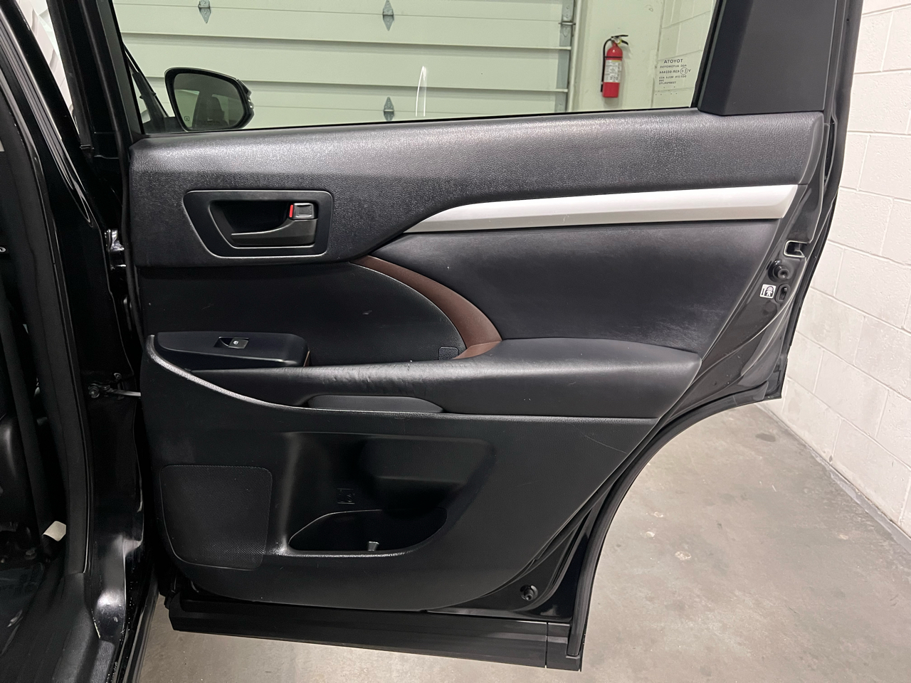 Toyota Highlander LE AWD V6 2016