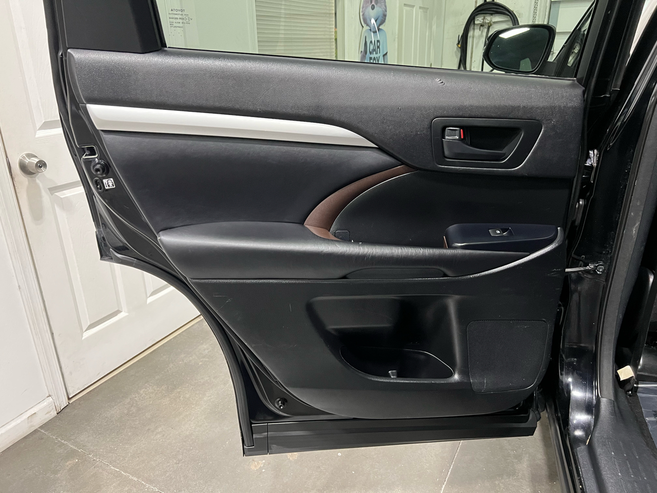 Toyota Highlander LE AWD V6 2016