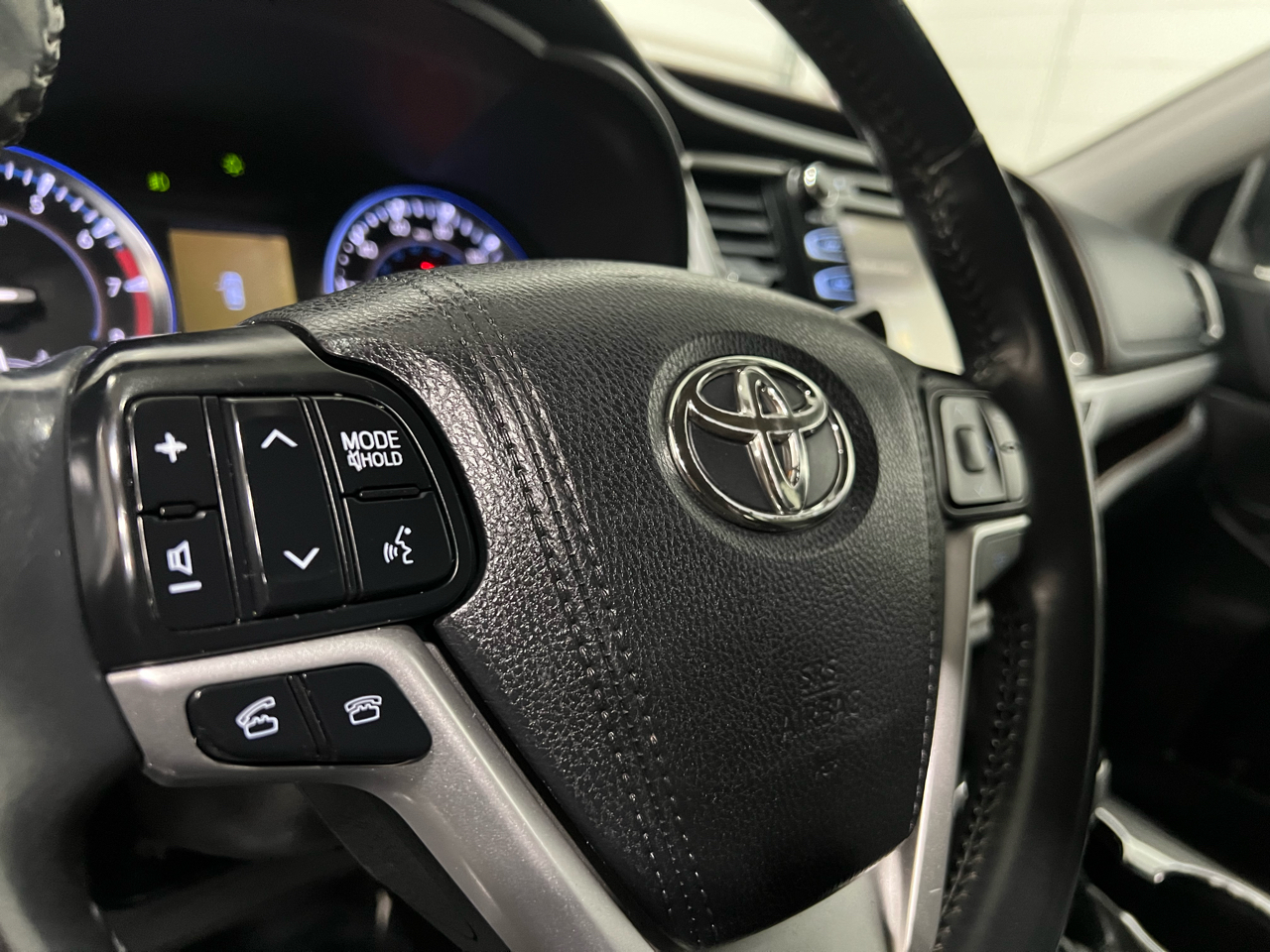 Toyota Highlander LE AWD V6 2016