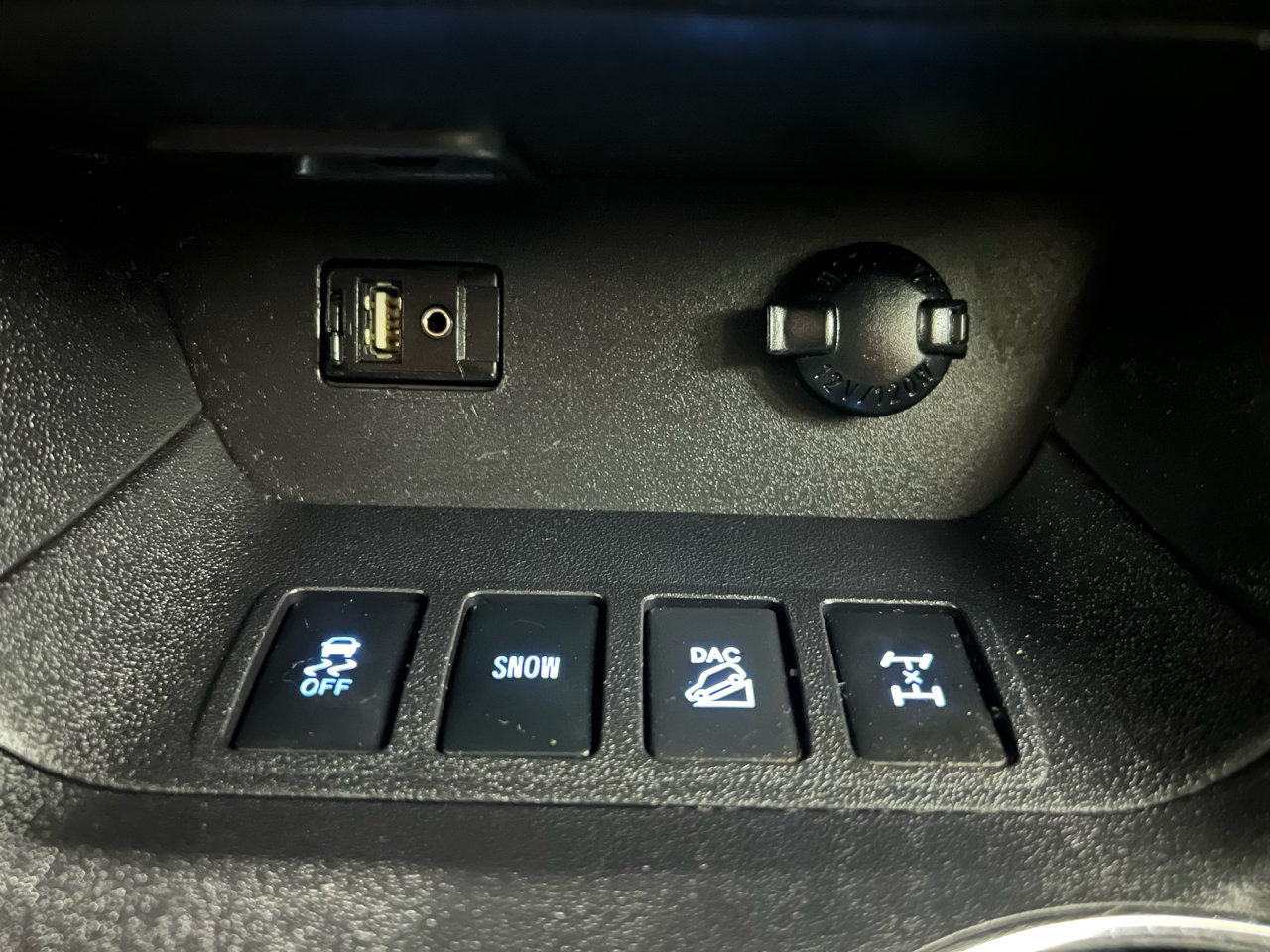 Toyota Highlander LE AWD V6 2016