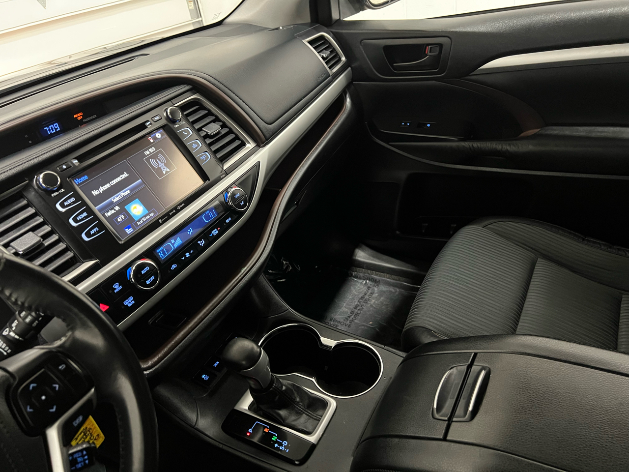 Toyota Highlander LE AWD V6 2016