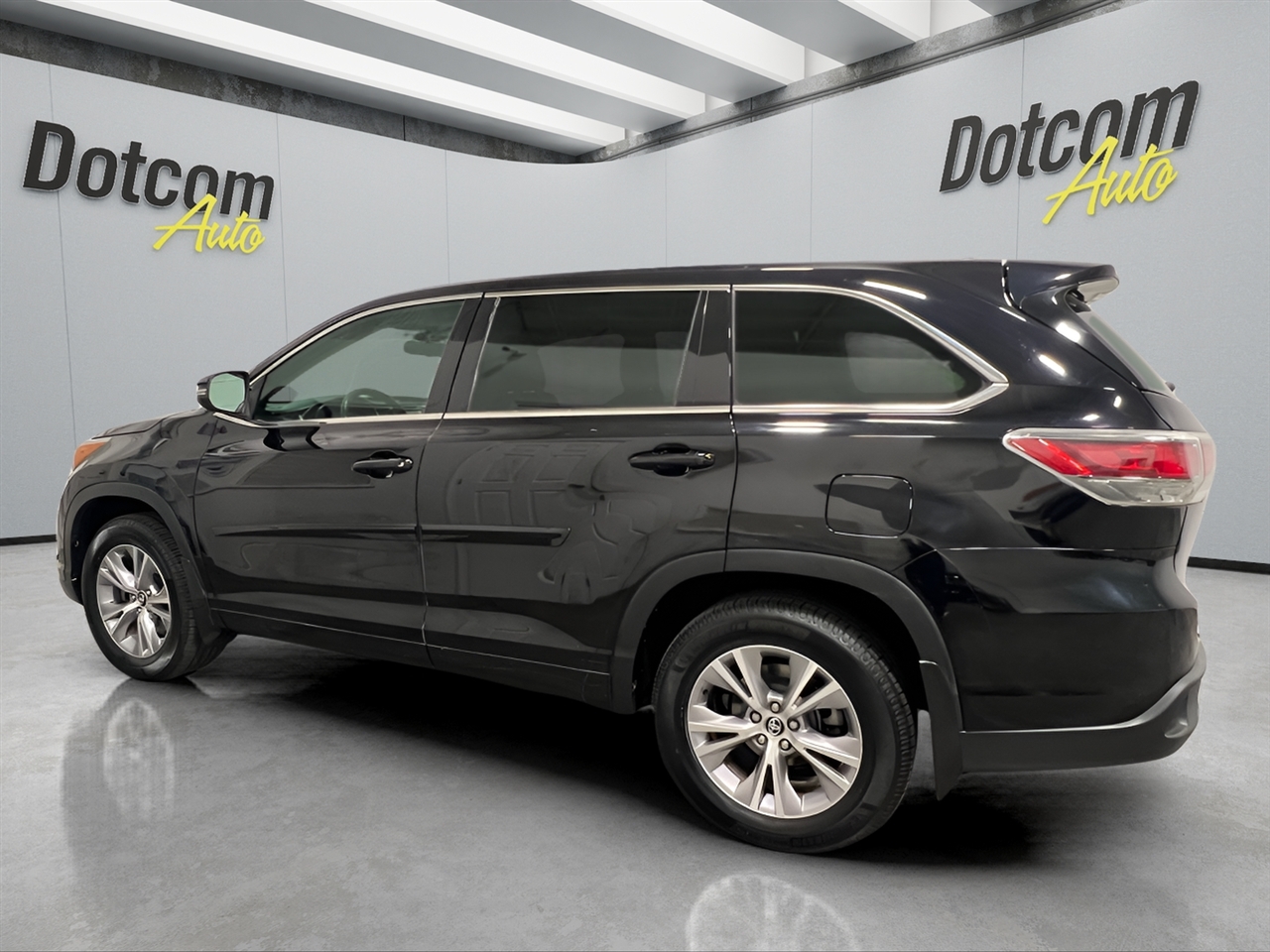 Toyota Highlander LE AWD V6 2016