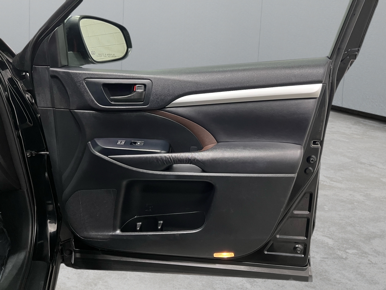 Toyota Highlander LE AWD V6 2016