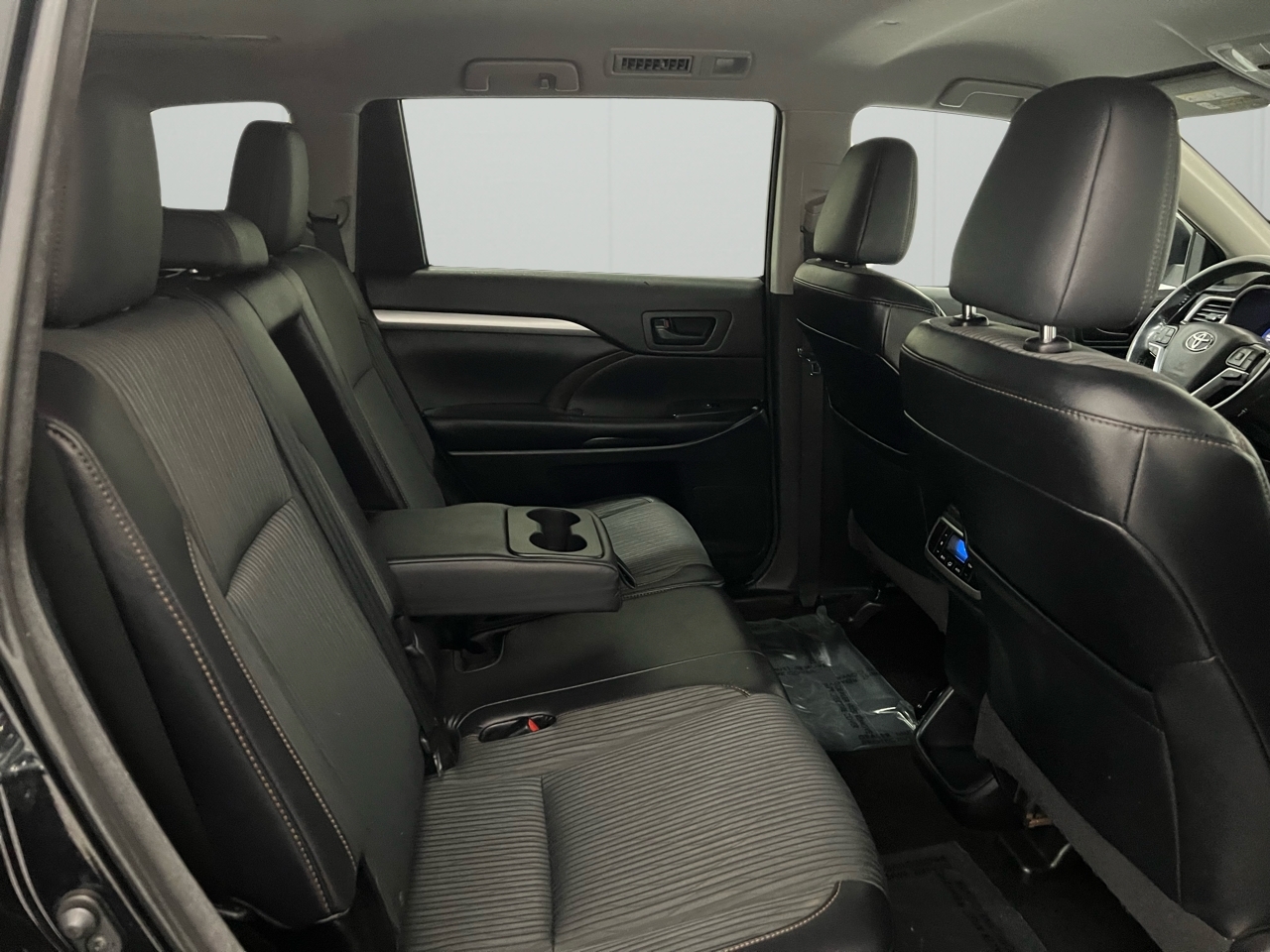 Toyota Highlander LE AWD V6 2016