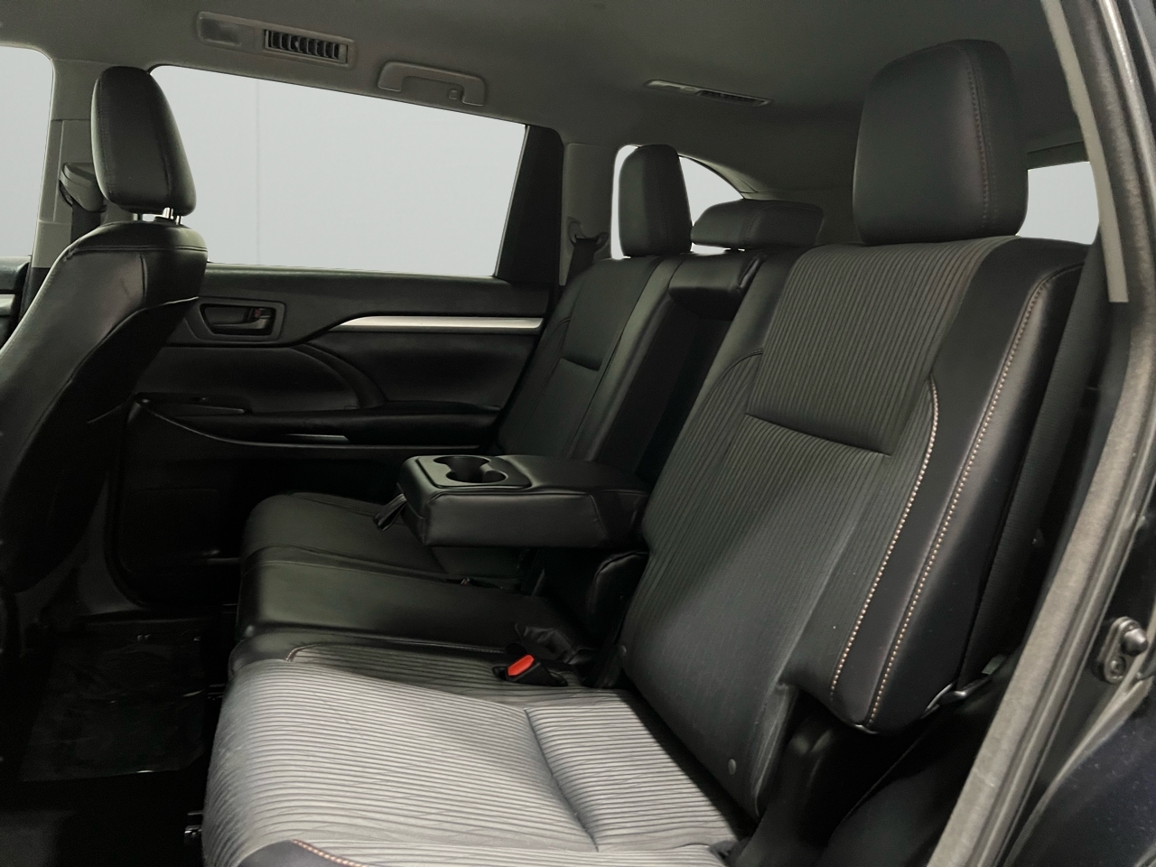 Toyota Highlander LE AWD V6 2016