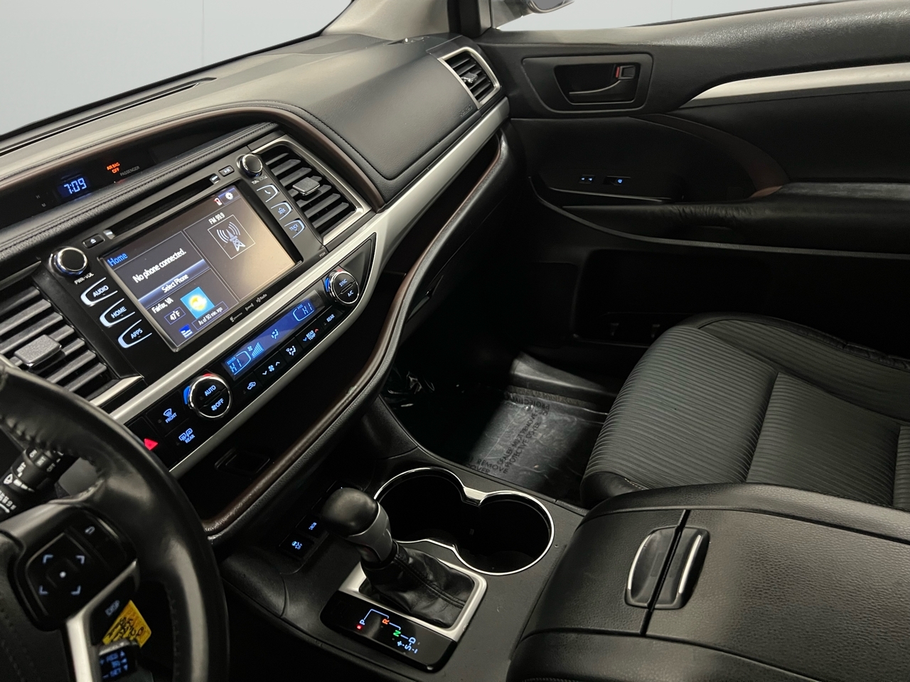 Toyota Highlander LE AWD V6 2016