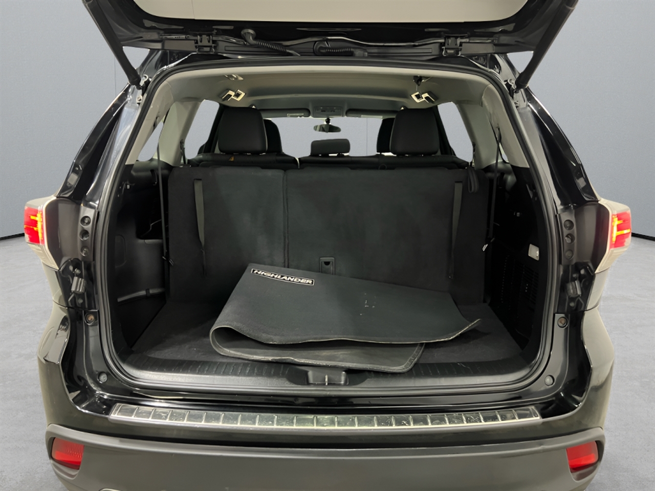 Toyota Highlander LE AWD V6 2016