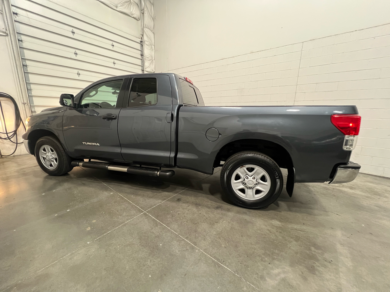 Toyota Tundra Tundra-Grade Double Cab 4.6L 4WD 2010