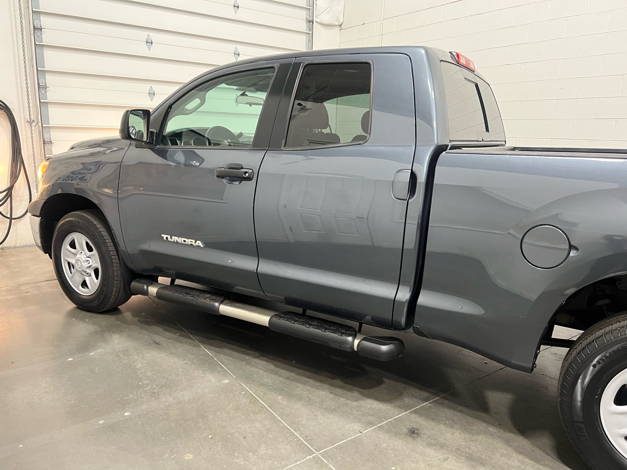 Toyota Tundra Tundra-Grade Double Cab 4.6L 4WD 2010
