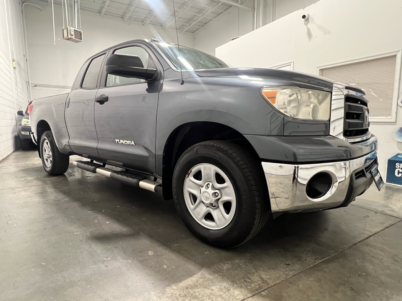 Toyota Tundra Tundra-Grade Double Cab 4.6L 4WD 2010