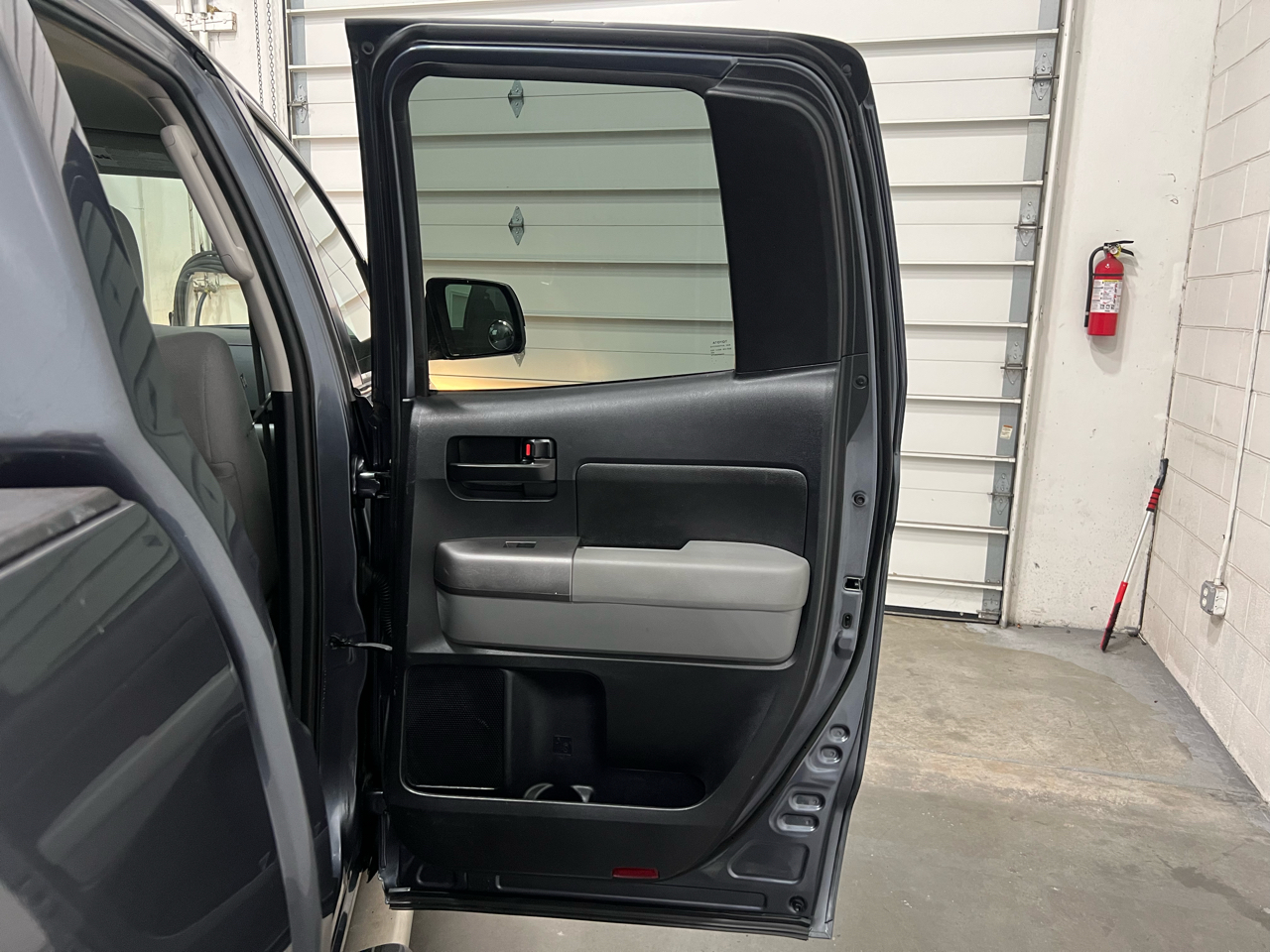 Toyota Tundra Tundra-Grade Double Cab 4.6L 4WD 2010